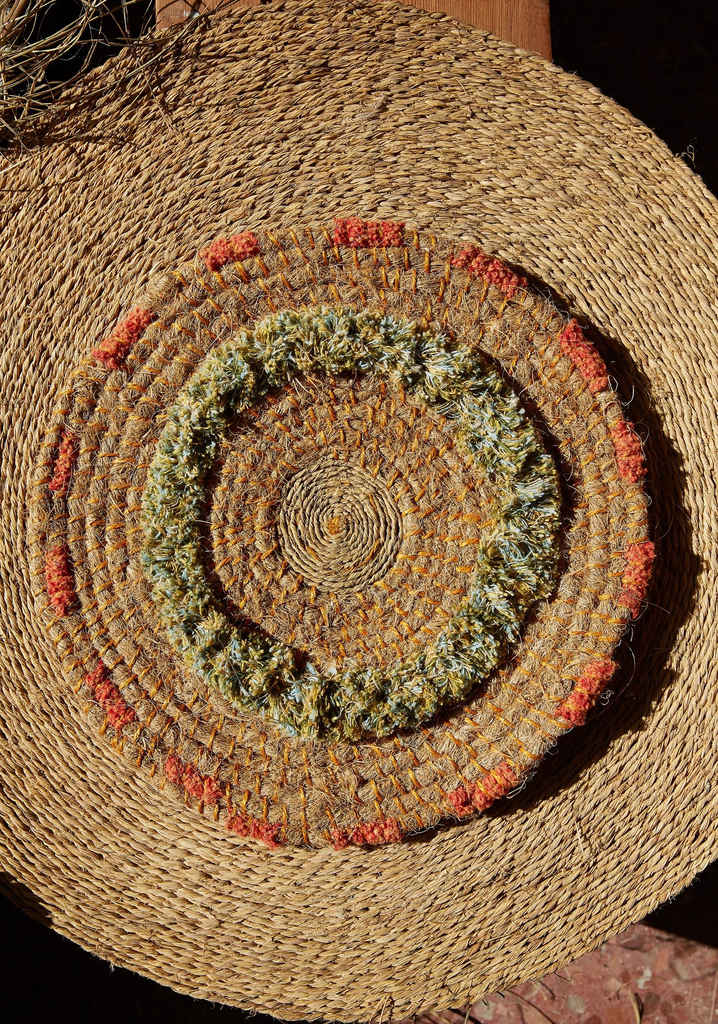 Natural esparto grass fibers for handcrafted work